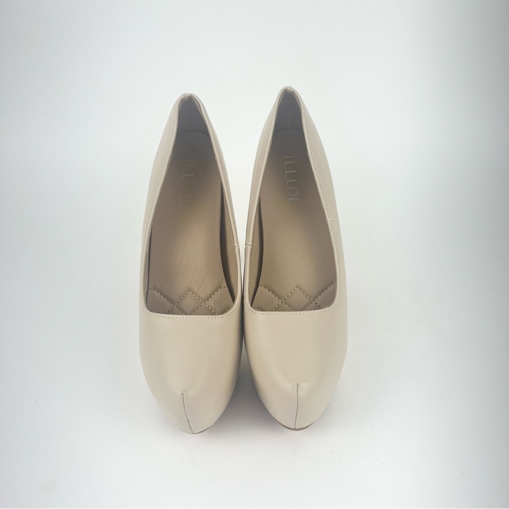 Classic Cream Platform Heels with Stiletto Design